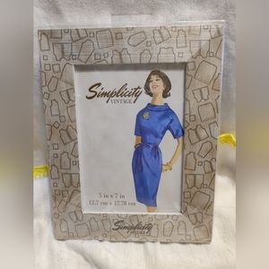 2019 Simplicity Picture Frame